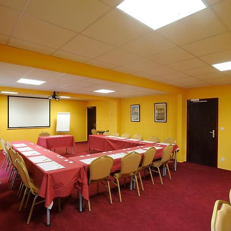 Cit'Hotel - Hotel Le Cedre Noyon Exterior photo